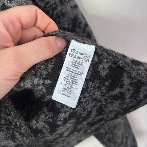 Ellen Tracy Wool Blend Floral Sweater With a Single Button Wrap Closure - Picture 5 of 6